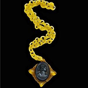 Vintage Bakelite Cameo Chainlink Necklace